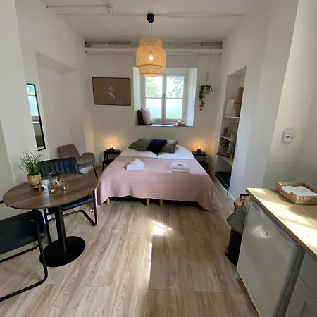 Modern 3 In Historic Abbey Apartment *
