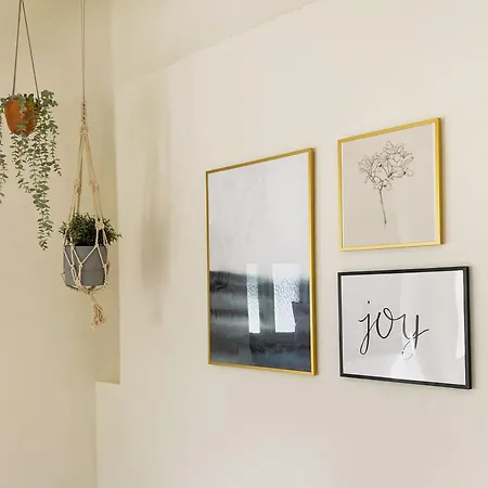 Modern 3 In Historic Abbey Apartment *