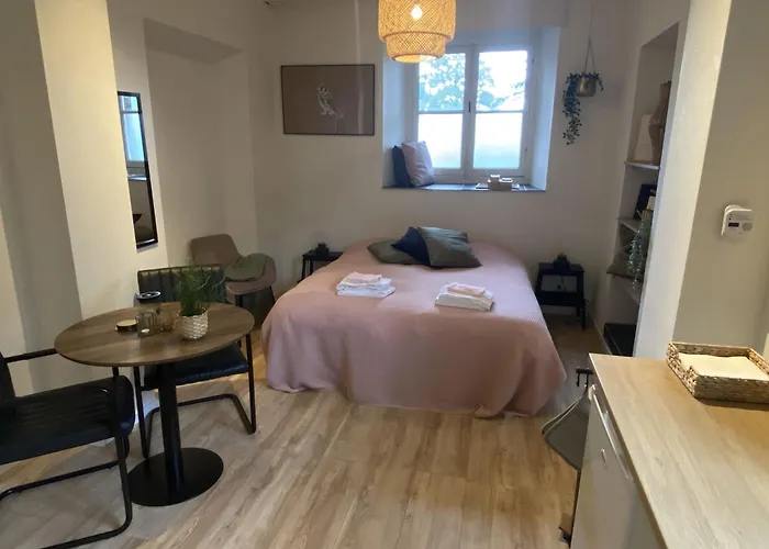 Modern 3 In Historic Abbey Appartement