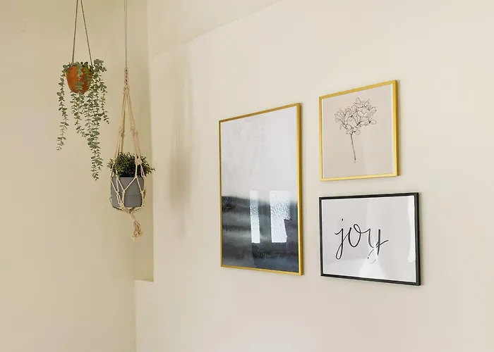 Modern 3 In Historic Abbey Appartement *